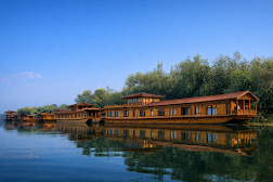 Mascot Houseboats